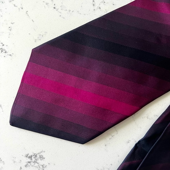 Banana Republic Mens 100% Silk Tie - Picture 2 of 4